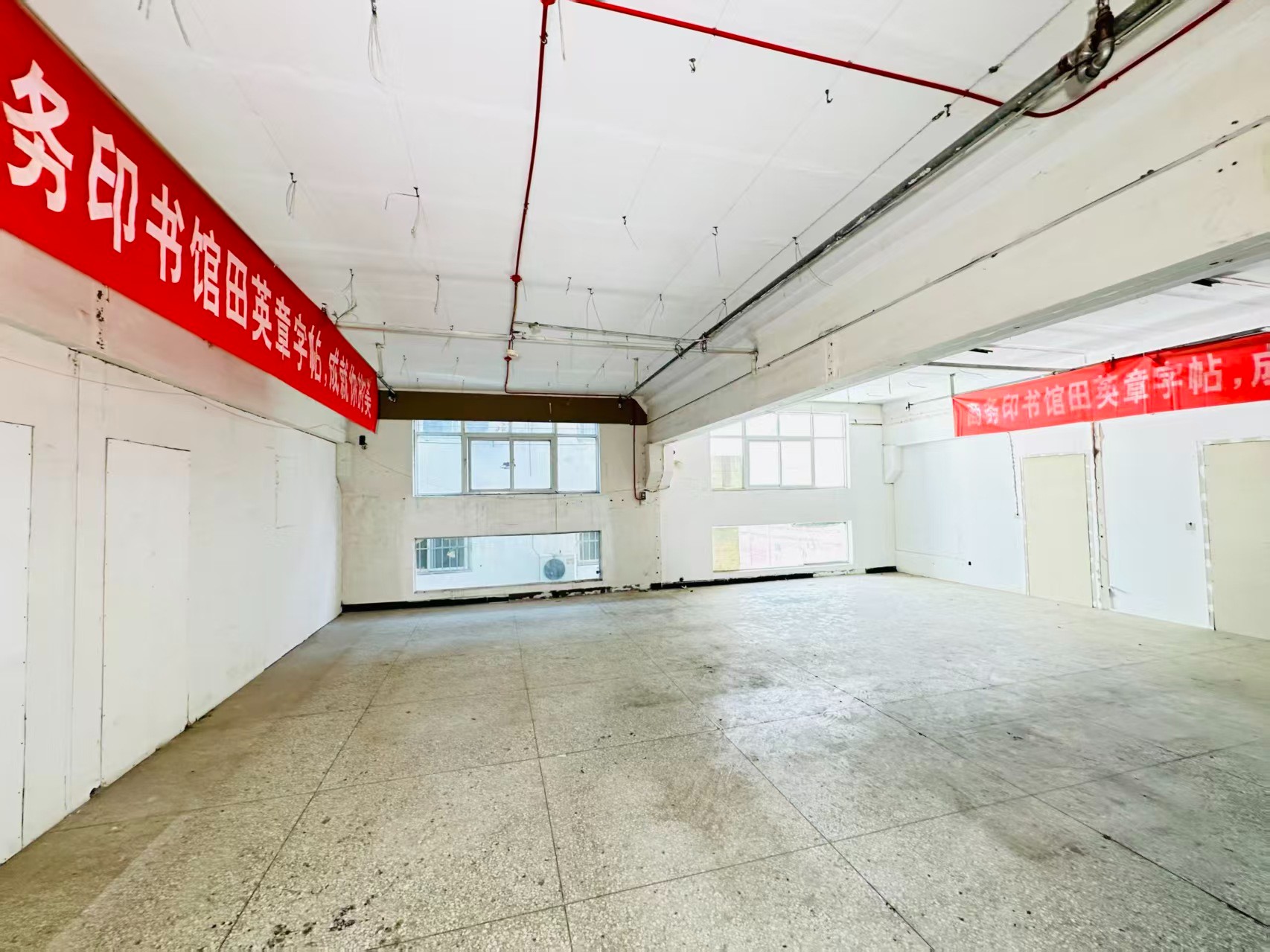 国贸大厦建议再强化“人工智能算力中心、AI应用孵化、数字经济示范园”等产业概念，会更符合产业园招商语言_COPY